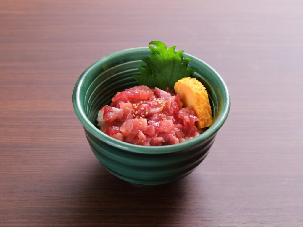 お子様メニュー まぐろすき身丼