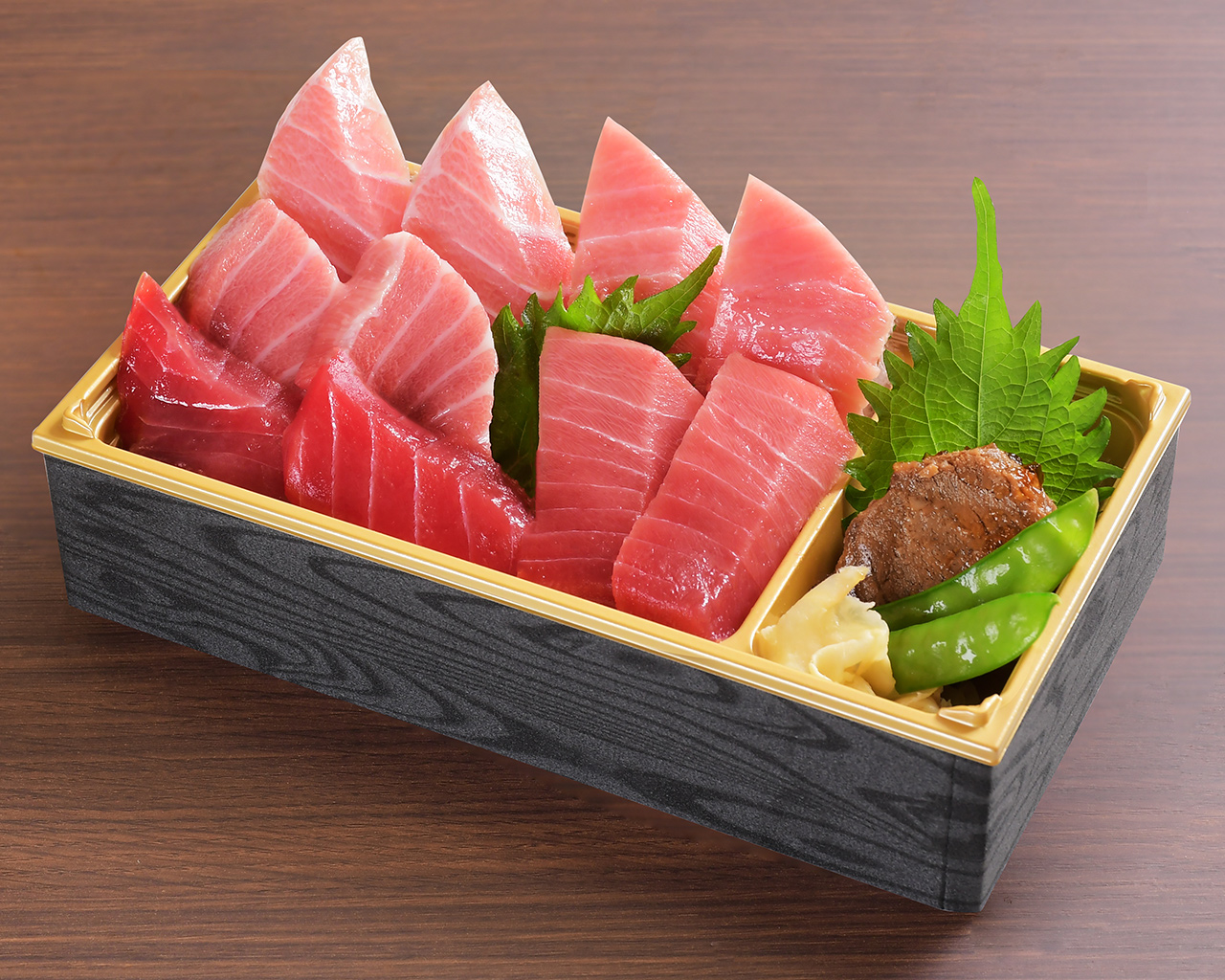 南まぐろと本まぐろ贅沢食べ比べ丼(ウーバーイーツ)