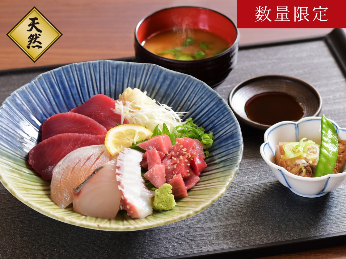 南まぐろと本まぐろ静岡本店の月替わり人気海鮮丼